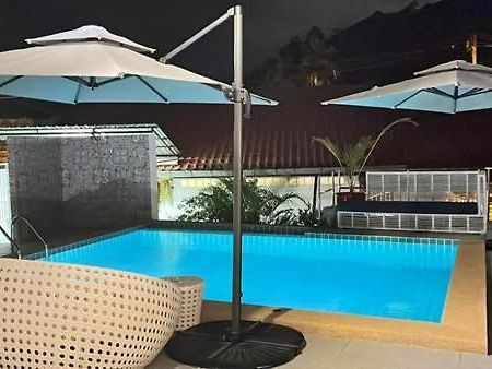 Elephant Sports Bar And Accommodation Phuket Bagian luar foto
