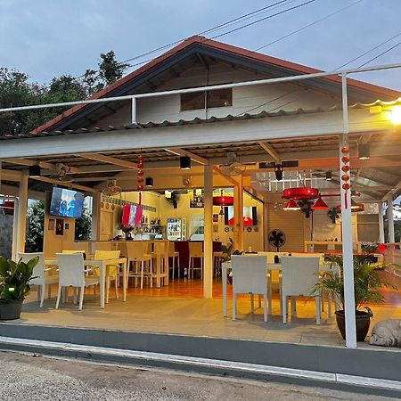 Elephant Sports Bar And Accommodation Phuket Bagian luar foto